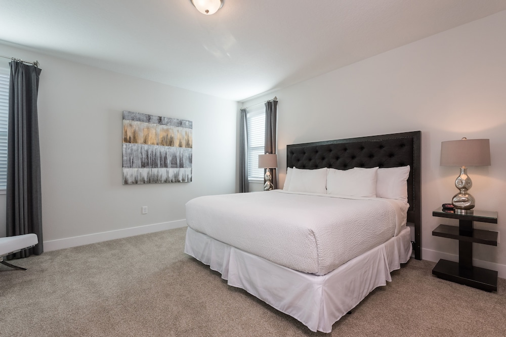 Encore Resort at Reunion 400 - Image 4