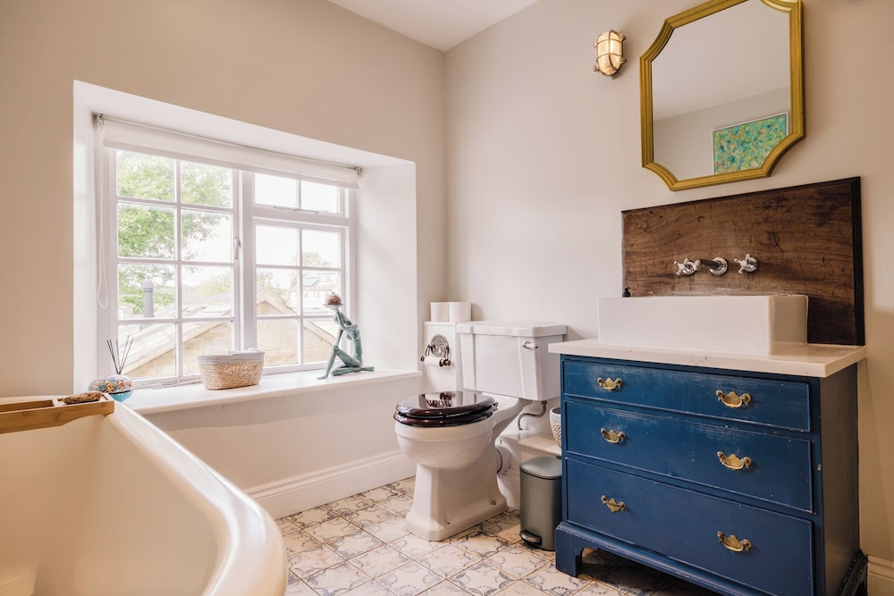 Historic 3 BD Cottage in the Cotswolds