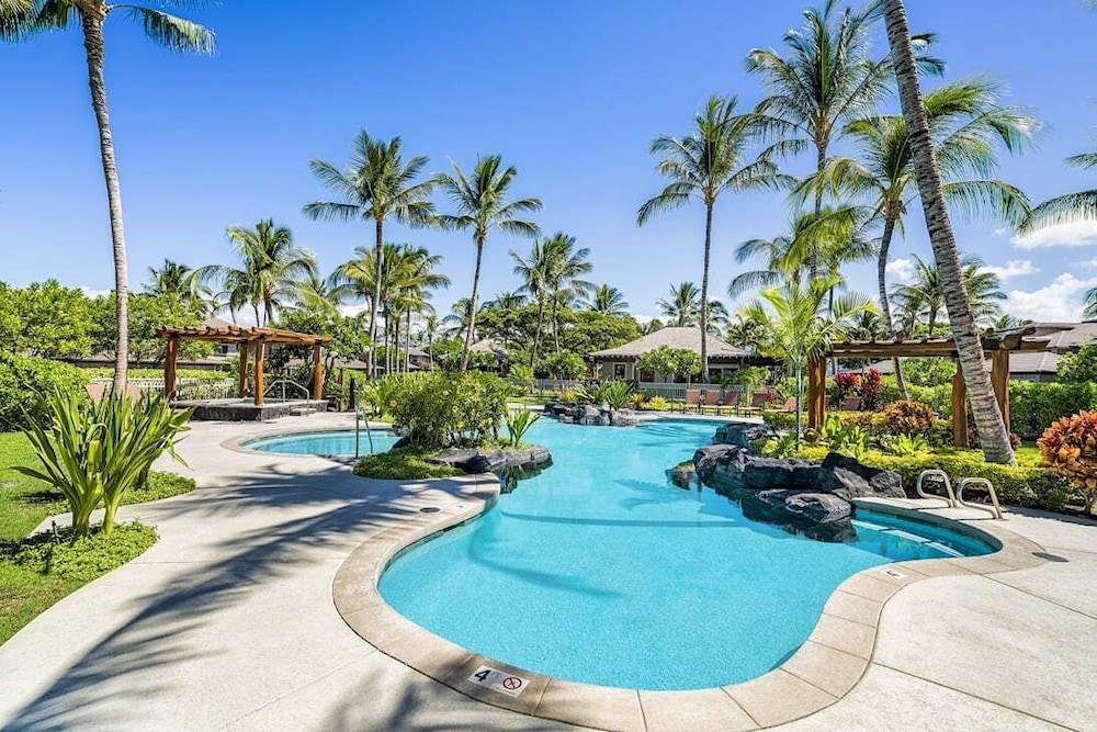 Prestigious Mauna Lani Resort - Luxurious End Unit - Large Private Lanai! -vrkcv