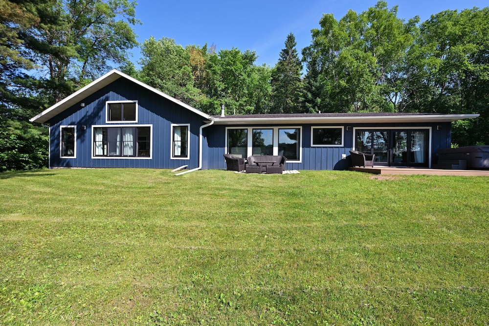The Namakagon Lakehouse 4 Bedroom Home