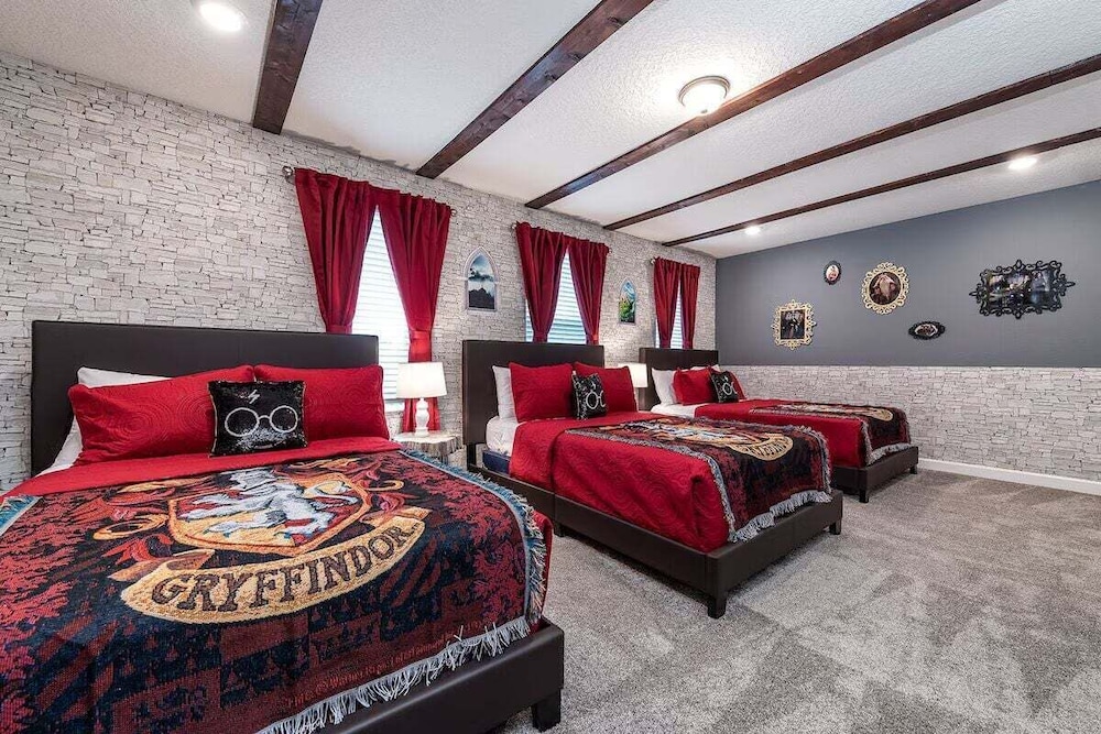 10br Storey Lake Home w/ Game Room, Pool & Spa Near Disney