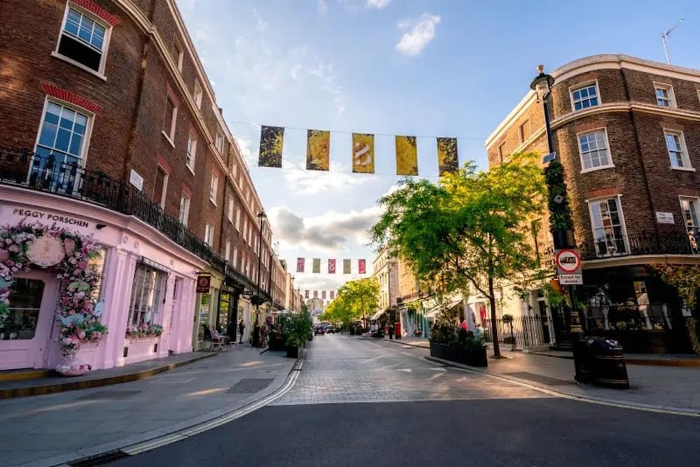 Belgravia - Charming Spacious 4 Bed Home for 9