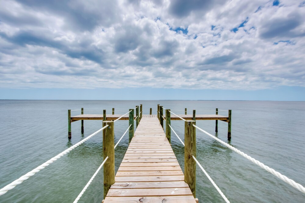 Beach & Dock Access: Lanark Village Escape!