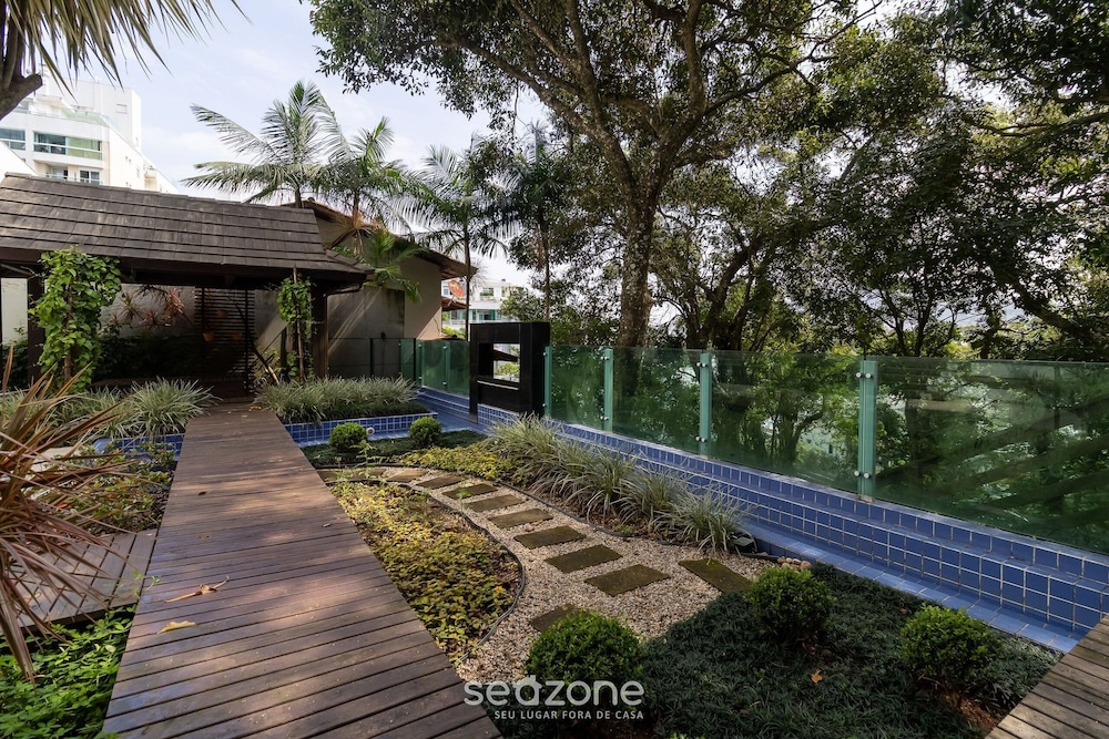 Apt With Charming Sea View in Itacorubi Cmr204