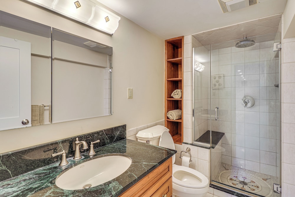 Walk to Hudson River Parks: Recently Renovated Apt