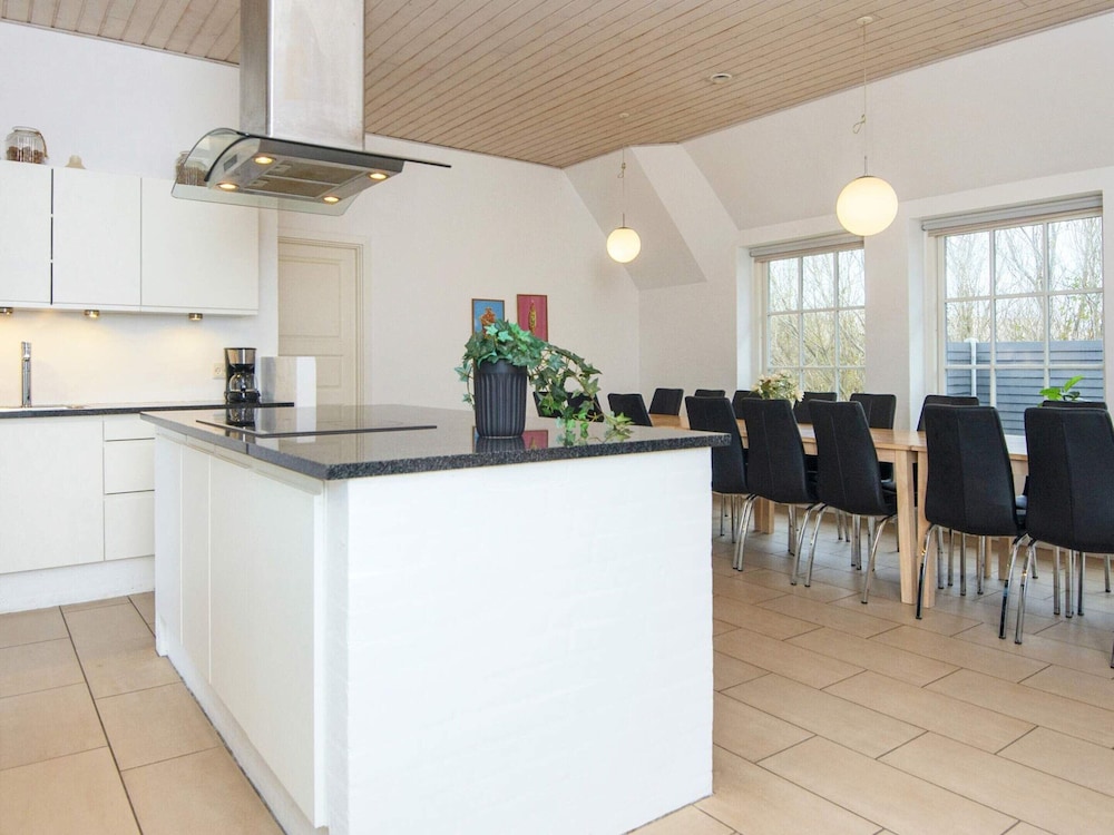 18 Person Holiday Home in Ulfborg view 5