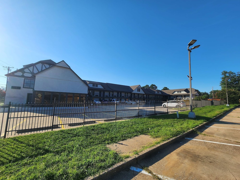 San Antonio Vacations - Americas Best Value Inn Longview - Property Image 14