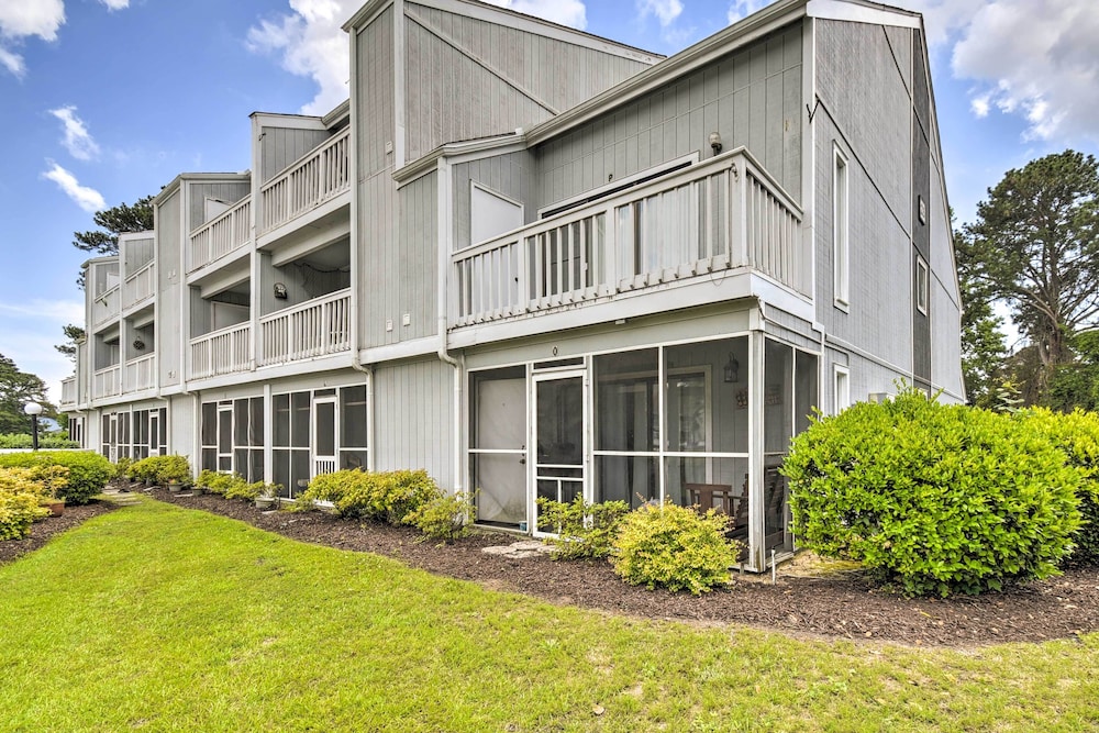 Little River Condo w/ Pool ~ 3 Mi to Beach! view 3