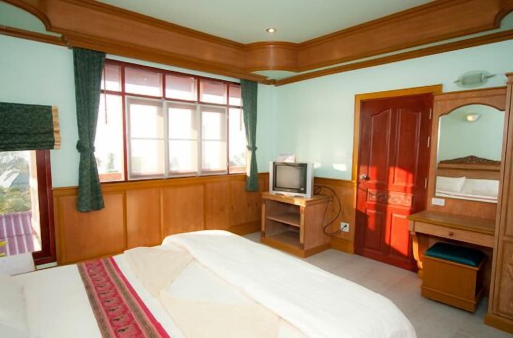 Haad Yao Resort