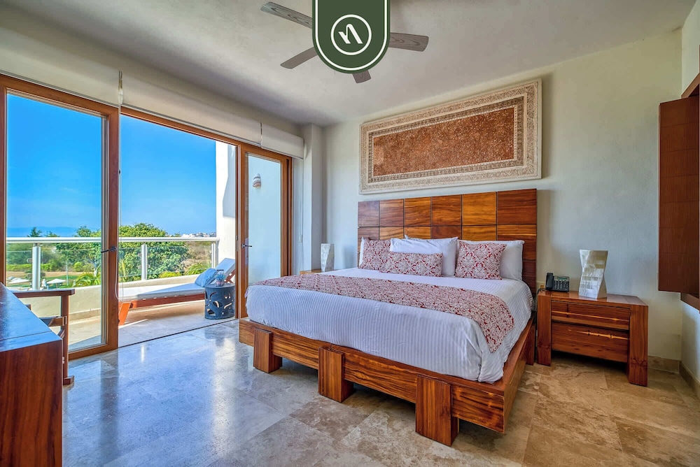 Oceanfront 3BR Condo With Beach Club - Pool