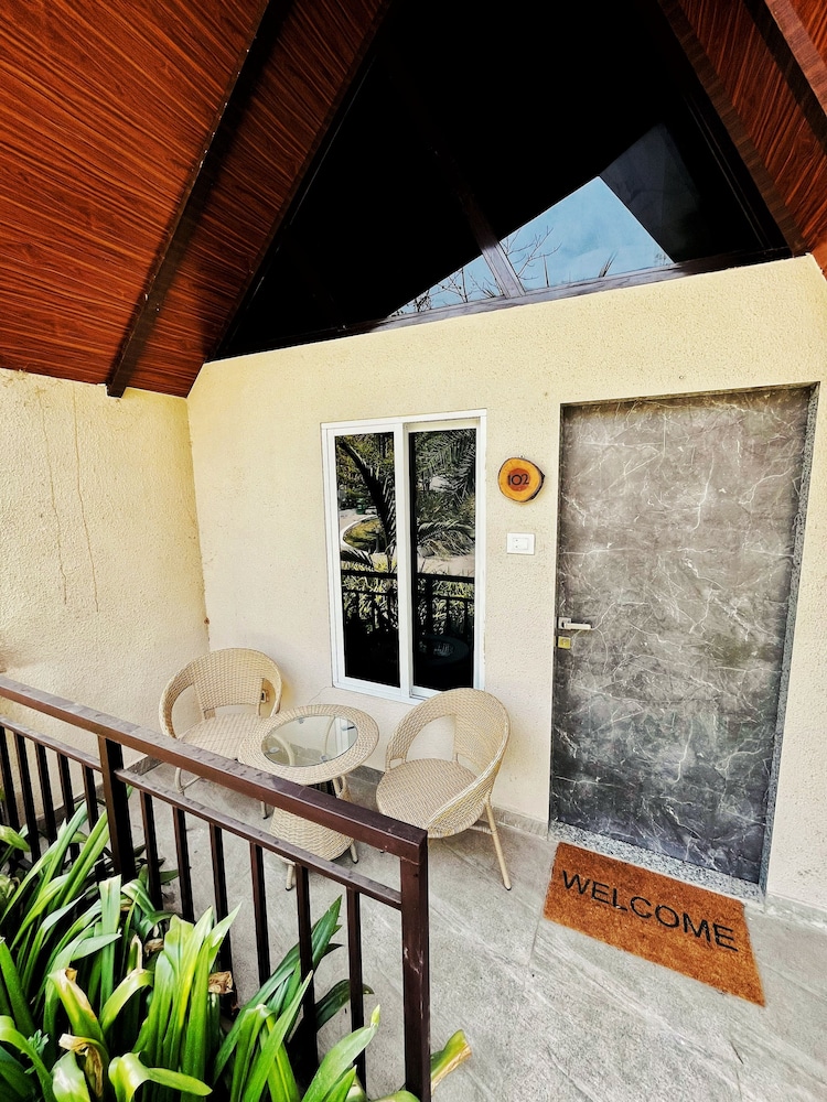 Bird's Nest Resort - Shahapur
