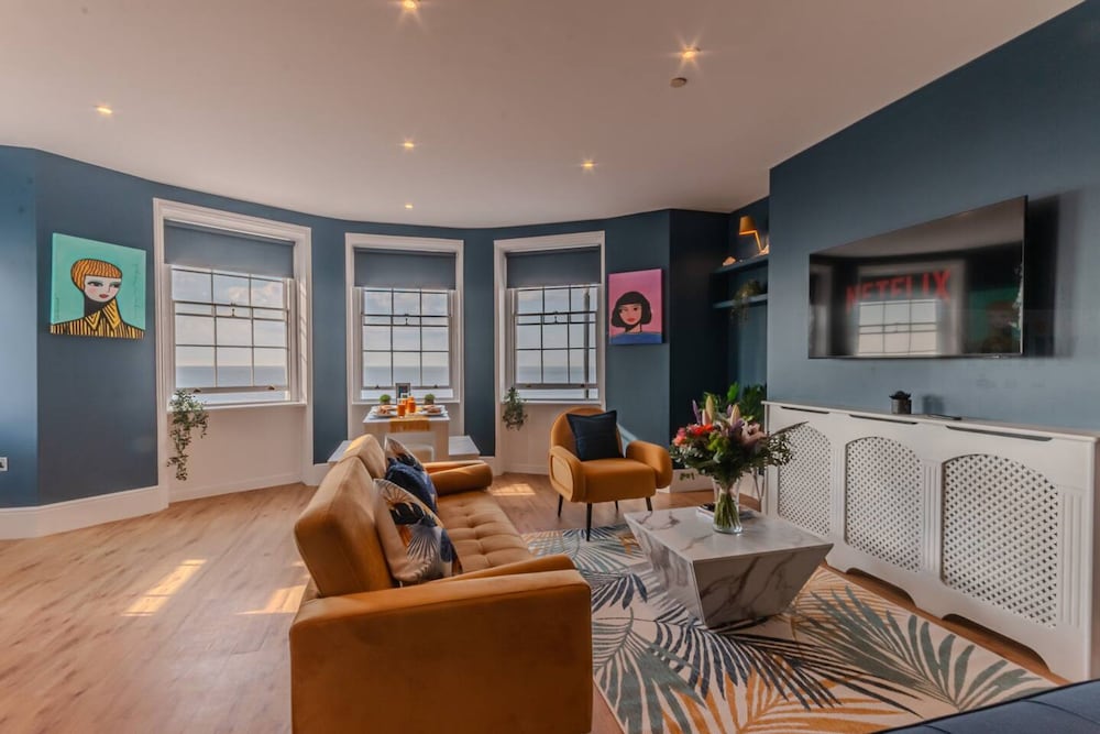 Stunning Sea View Georgian Retreat by Adliv