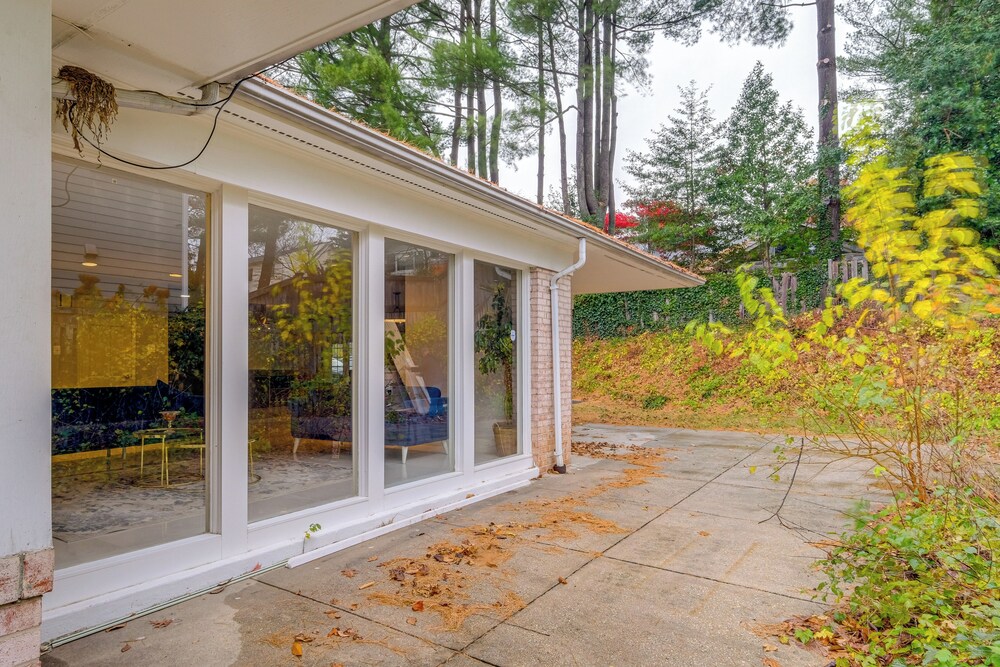 9 Mi to National Mall: Spacious Bethesda Retreat!