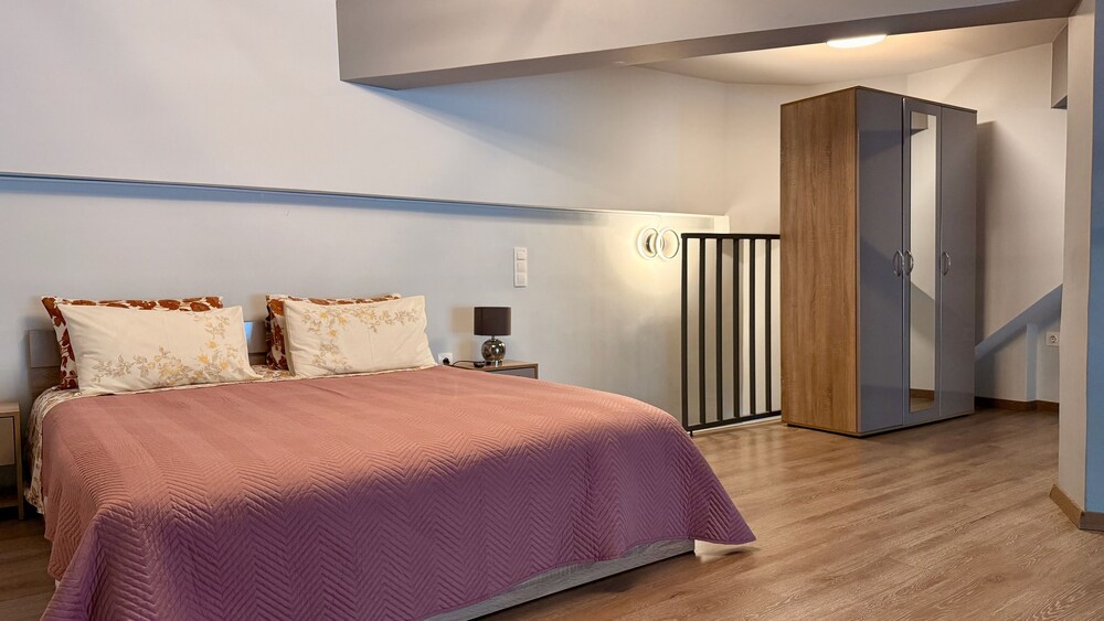 Thissio Luxury Apartment