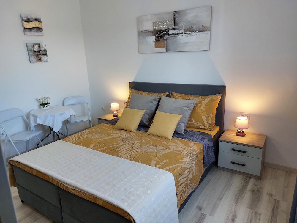 Room Violeta view 2
