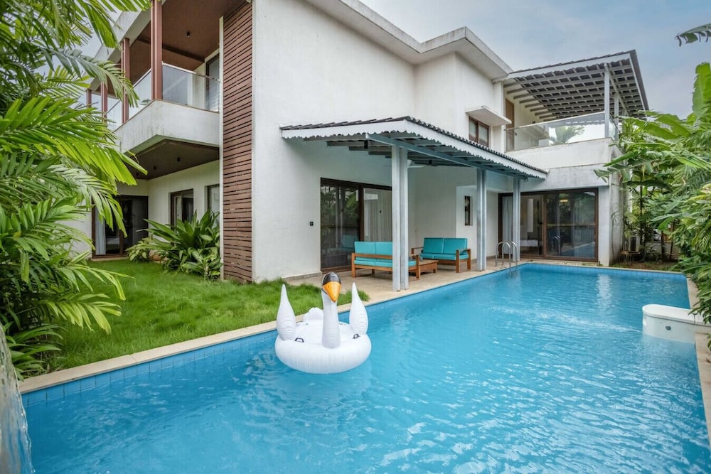 Villa Ayana 5bhk With Pool and Near the Beach