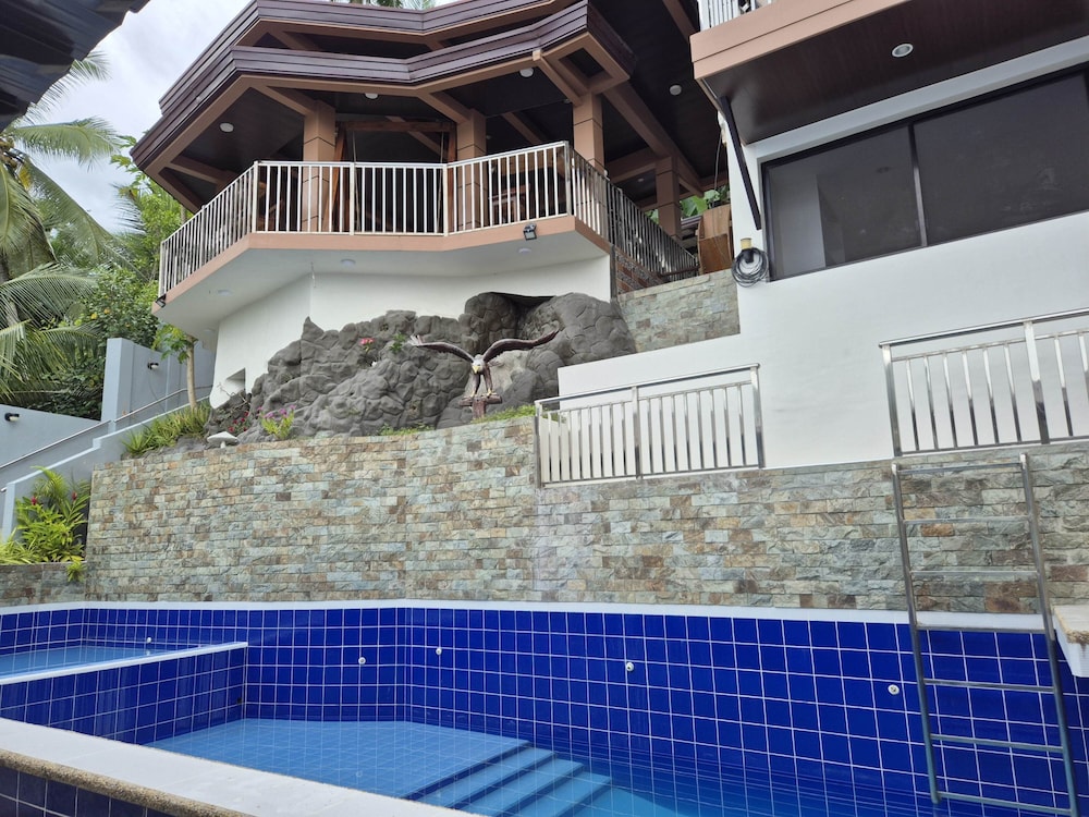 Eagle's Nest Beach Resort- Samal Island