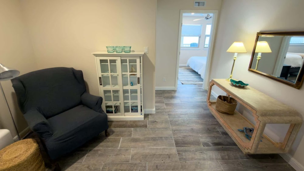 Penthouse Beachfront Views Renovated 4 Bedroom Condo