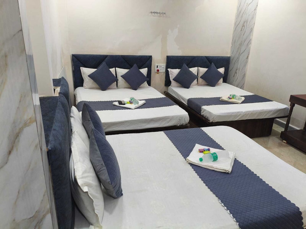 Shri Radha hotels