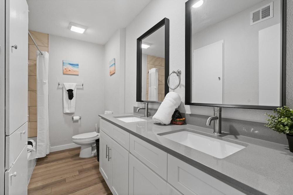Modern 2BR Near UT Hyde Park Evonify - Property Image 19