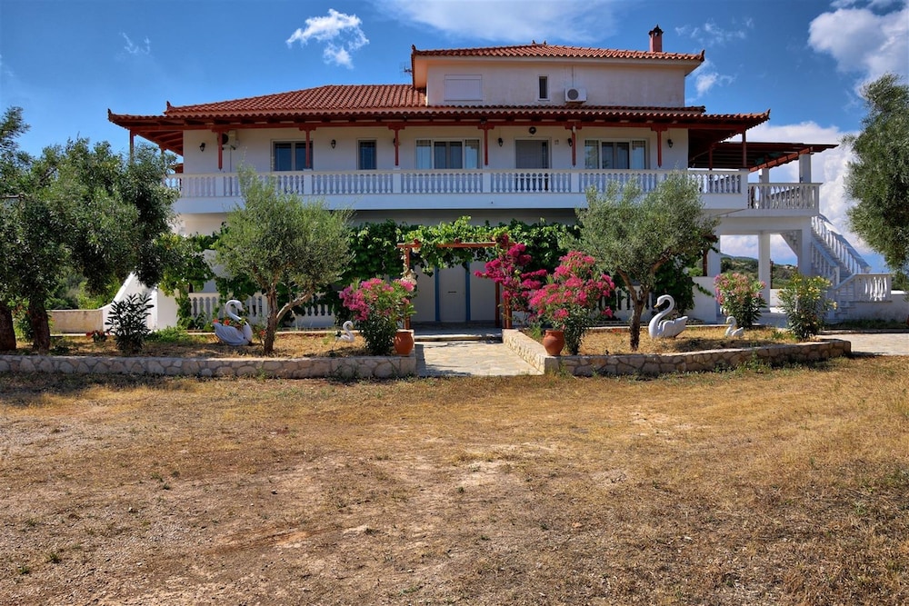 Mikro Nisi Studios