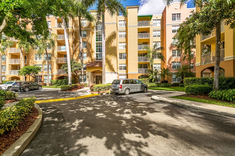 Wonderful 3 Bedroom Condo in the Heart of Aventura