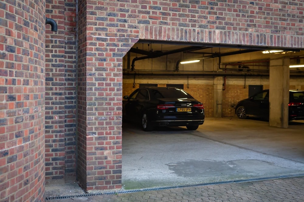 49 Cheyne Place in London