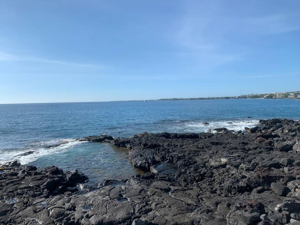 Enjoy the Sunset Ocean Front 1BR Apt-pool On-site