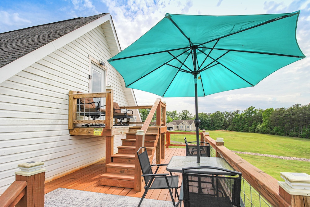 Near Fall Foliage: Retreat w/ Hot Tub in Alabama view 4