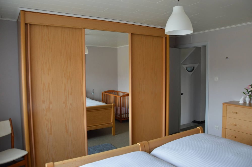 Charming Belgian Getaway, Vakantiewoning in Oudsbergen - 3 Bedrooms & Garden