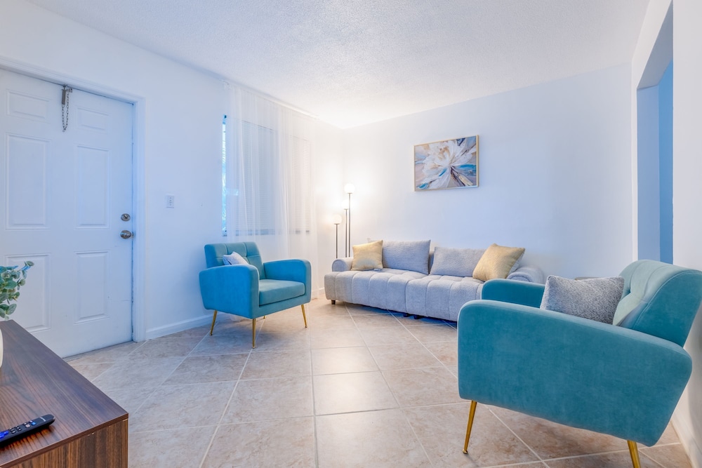 Enjoy Miami Top Location Free Parking Book Now