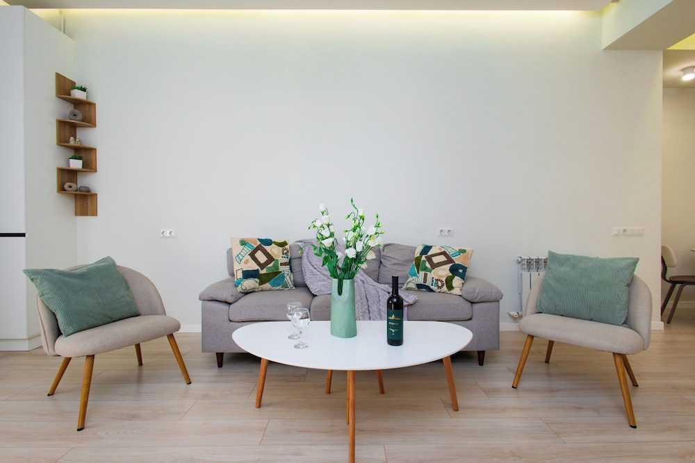 Apartment by Luxe Group PU514