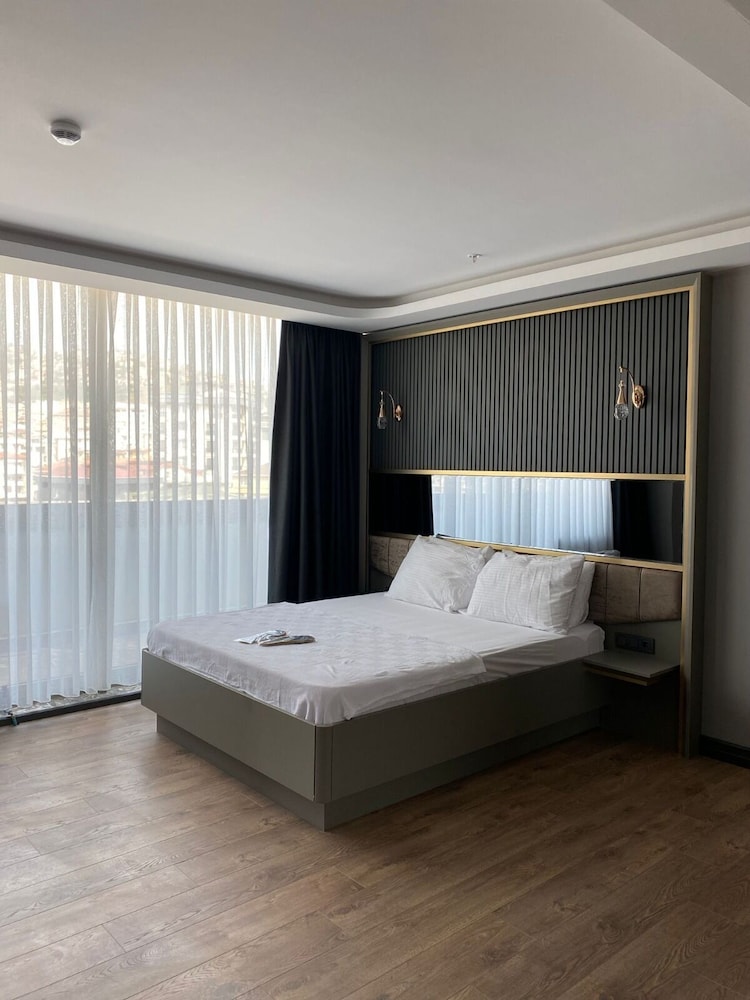 216 Ruby Süit - Image 6