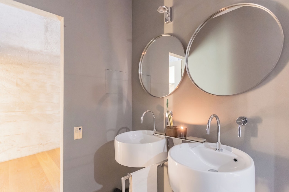 Design Loft With Private Parking by Rent all Como