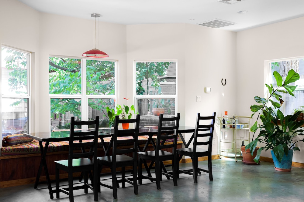 Brava House Bed and Breakfast