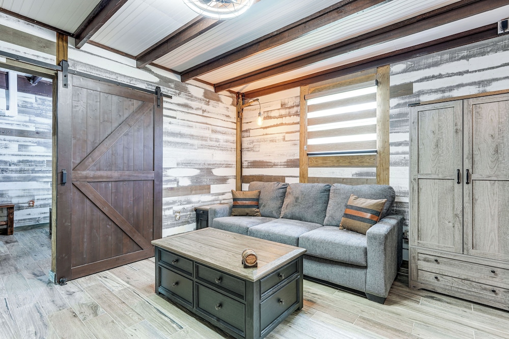 Farmhouse Hideaway w/ Covered Patio in Kissimmee