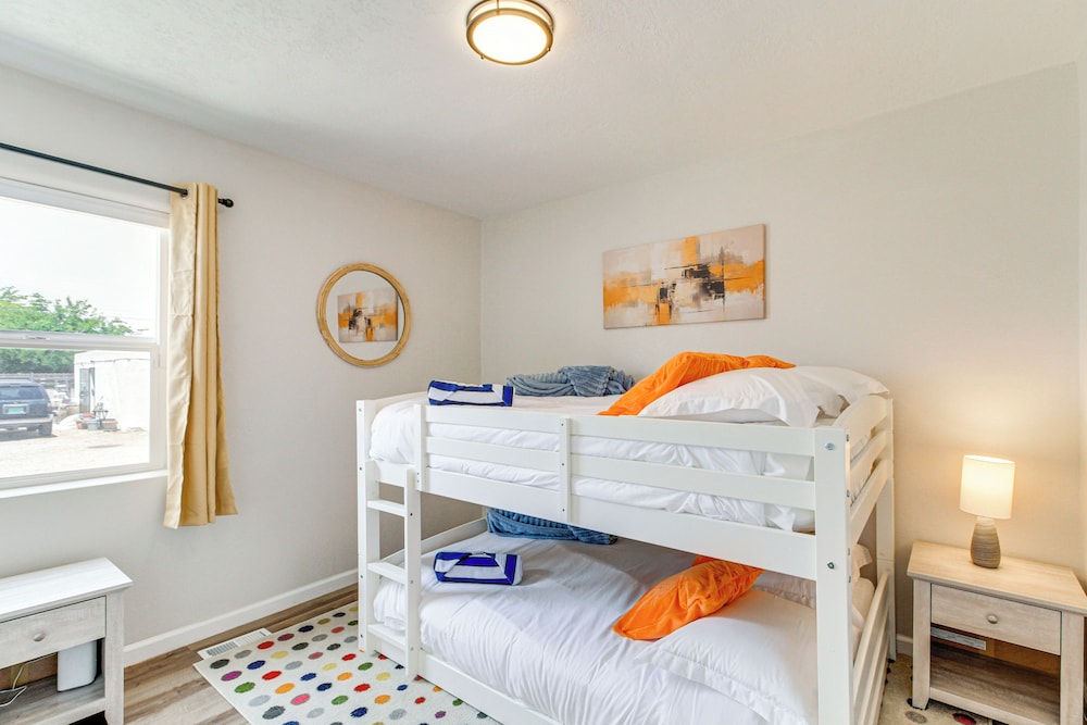 Newly Renovated Albuquerque Retreat w/ Pool Table