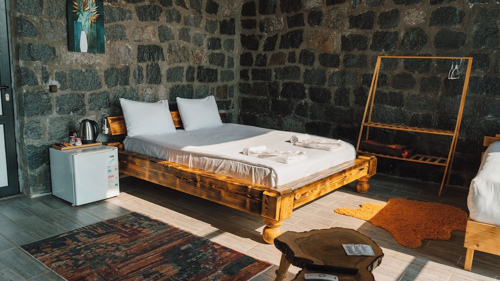 Madağ Bungalov