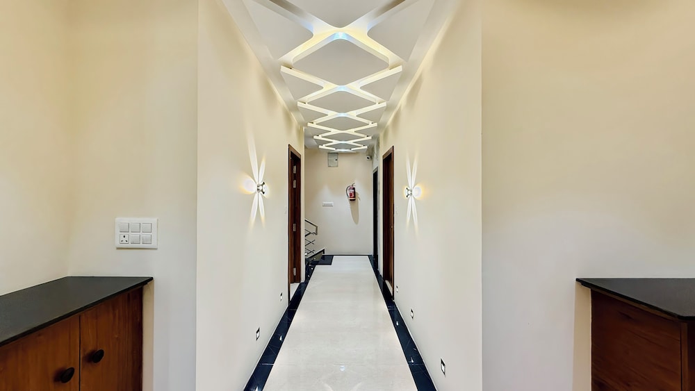 Hotel Mantri Ji