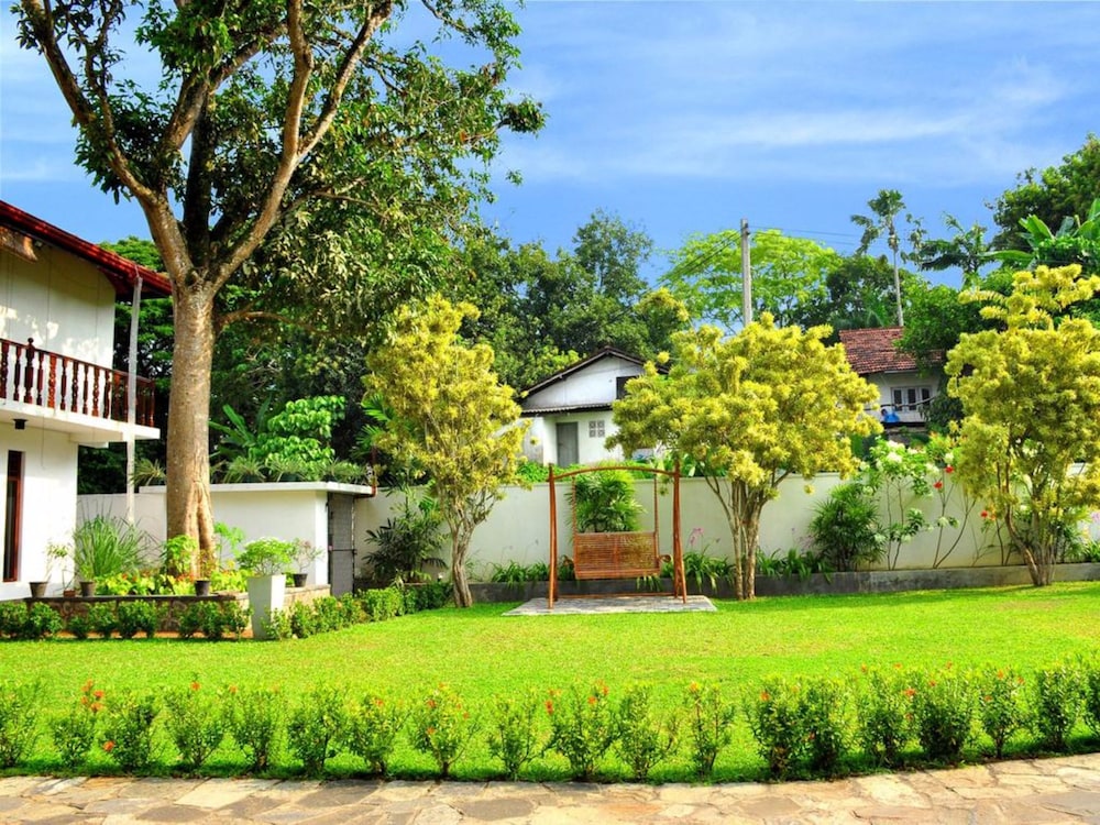 Rockery Villa