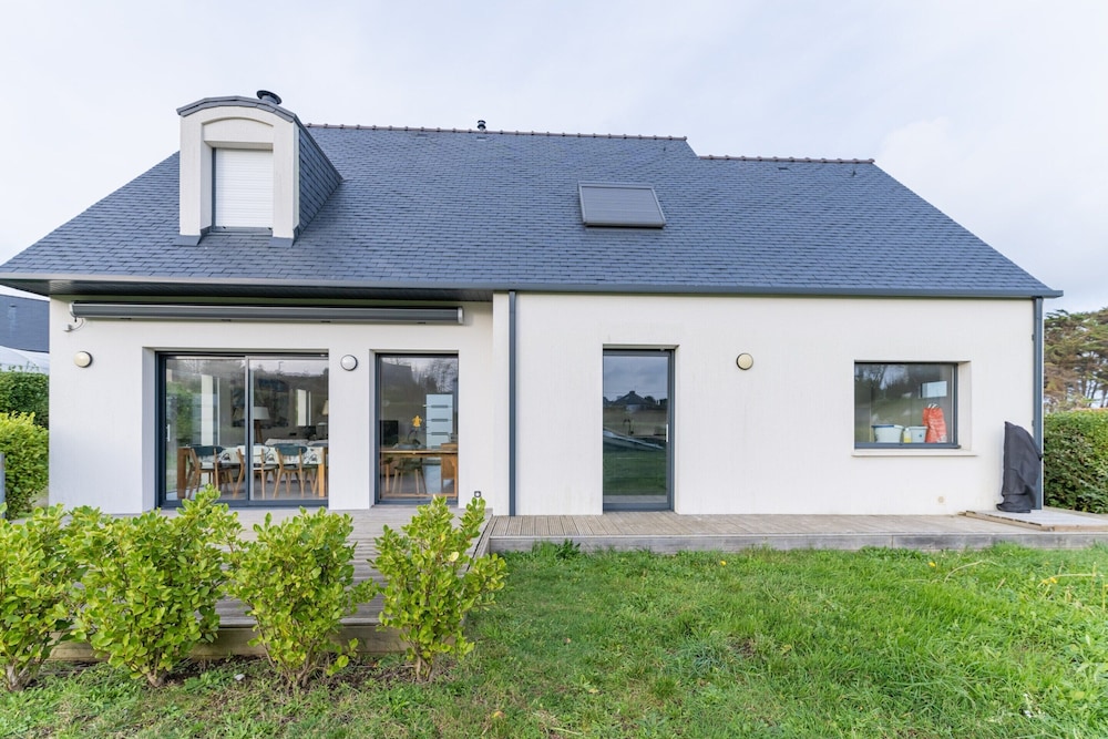 Holiday Home in Saint-pabu Near Beniguet Beach