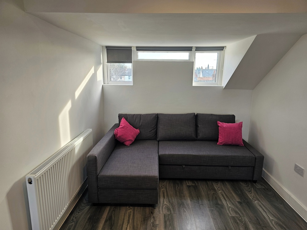 Apartmentsleeps4-marketquarter-wifi-parking