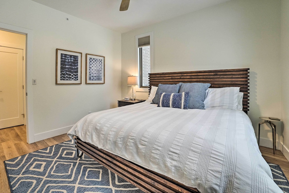 Traverse City Condo: Half Mi to Front Street! view 5