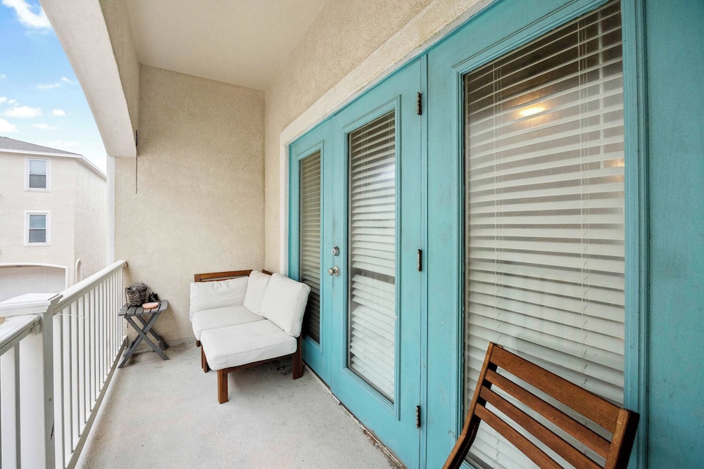 Coastal Townhouse TX Retreat!