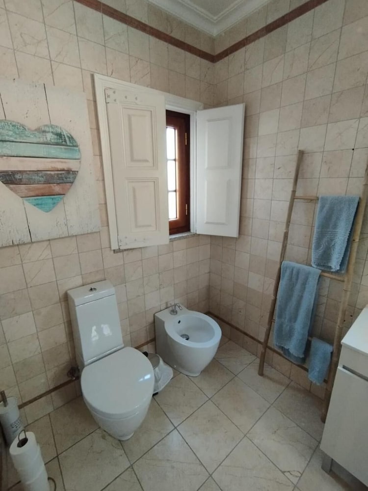 Casa dos Livros - Guest House