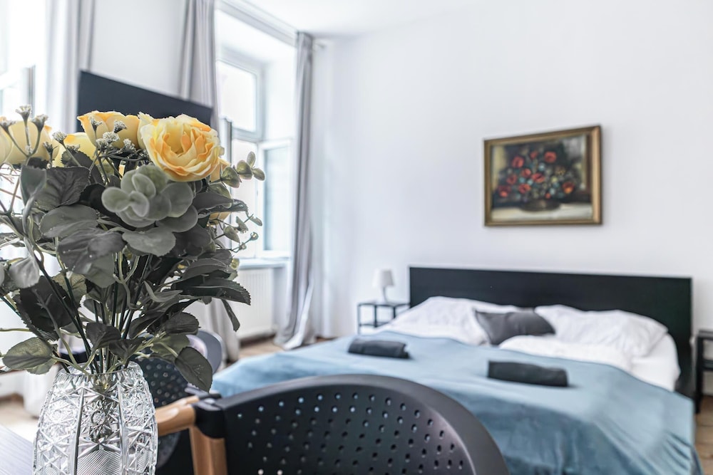 Bright 2BR Flat Near Westbahnhof