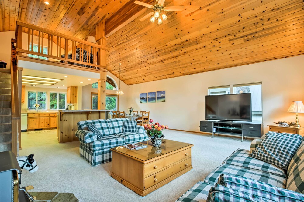 Lake Tahoe Vacations - Tahoe Donner Cabin: Deck, Trail Access, EV Charger - Property Image 19
