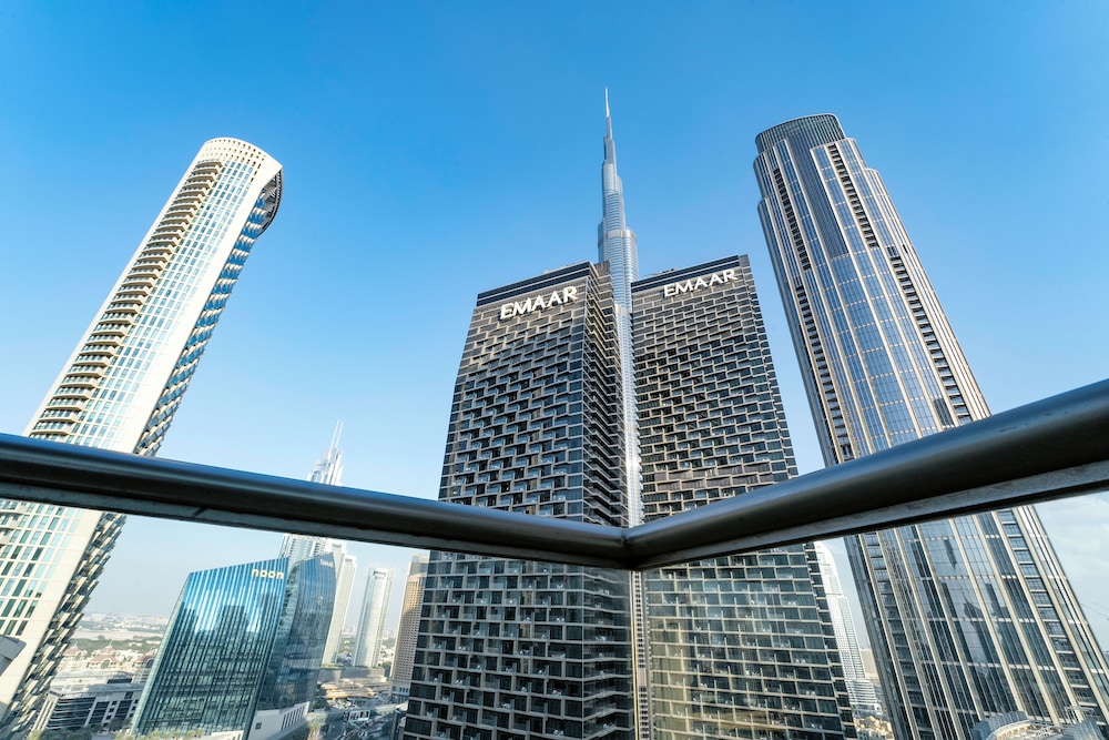 Stunning 2 BR in the heart of Downtown