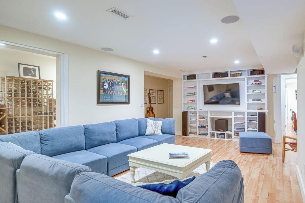 Stunning Ocean View! Beachfront Nantucket Retreat