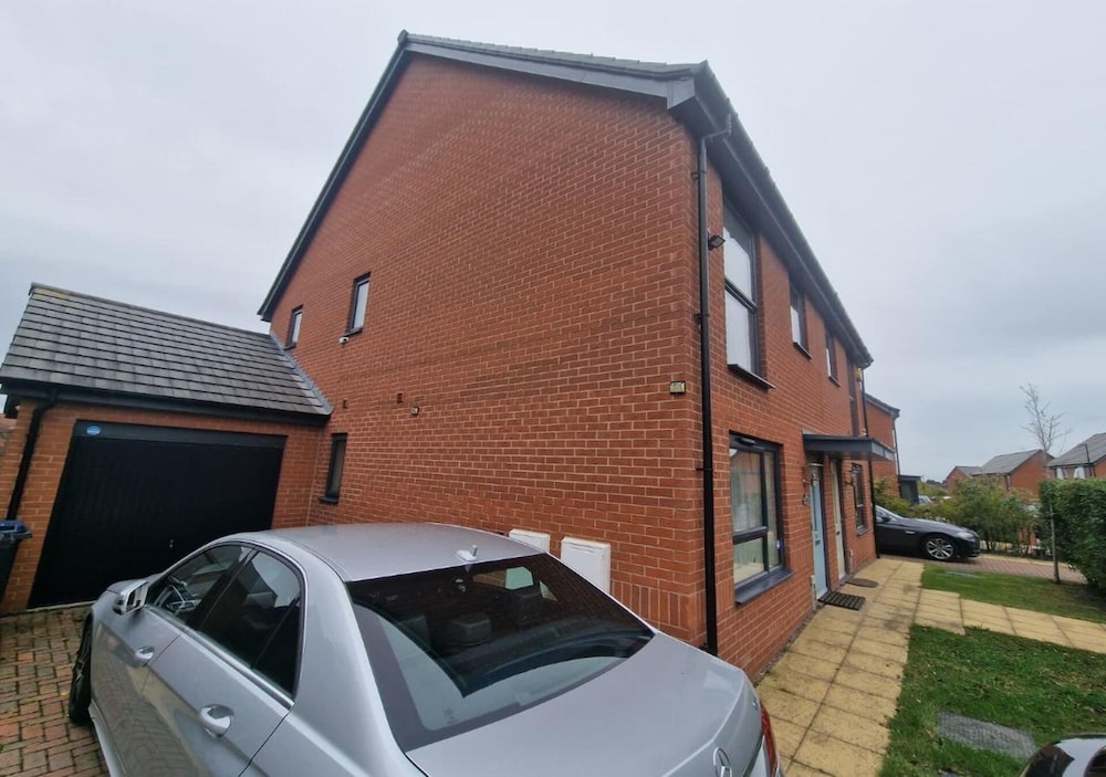 3bedroom Near Nec & Airport W/parking and Garden